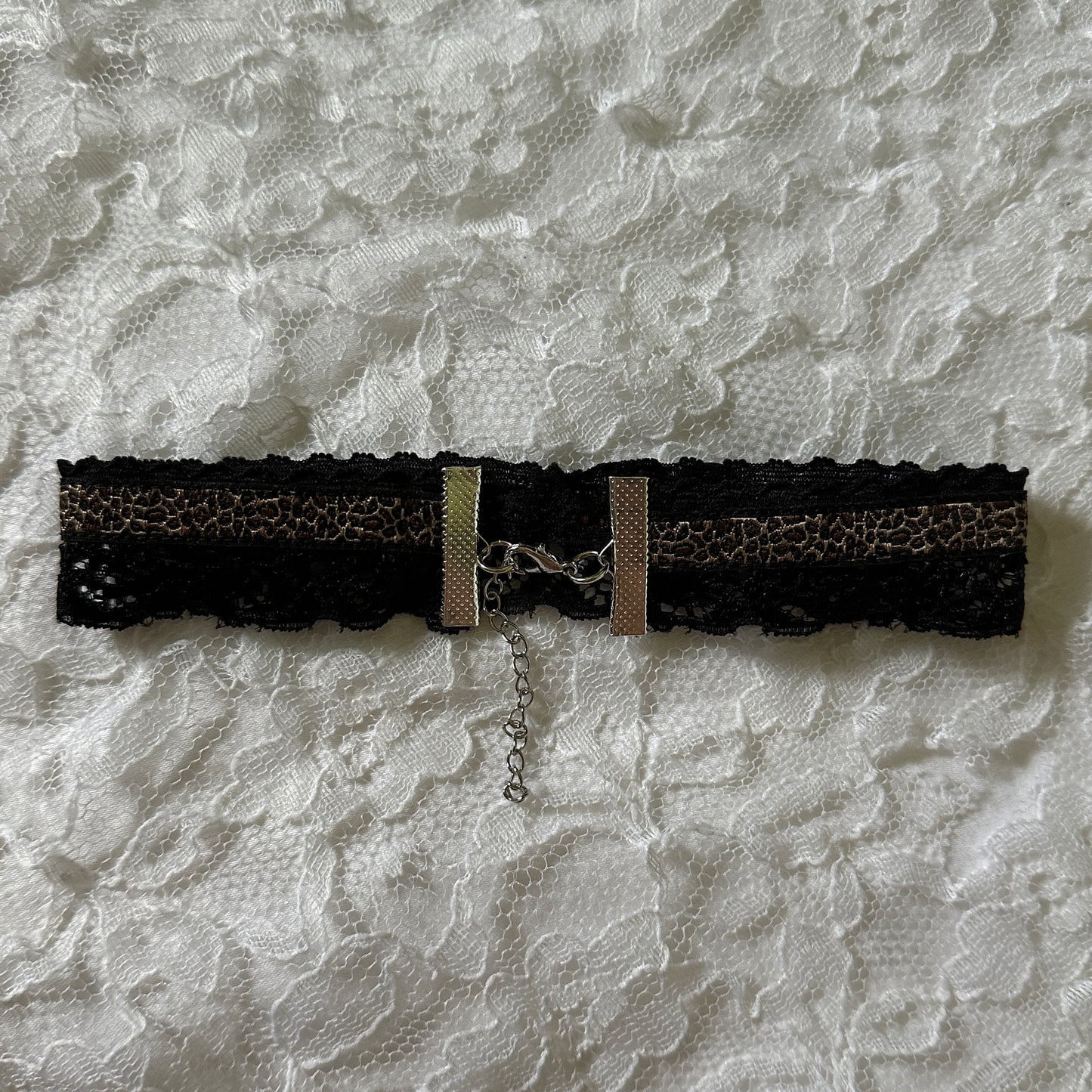 leopard print button choker