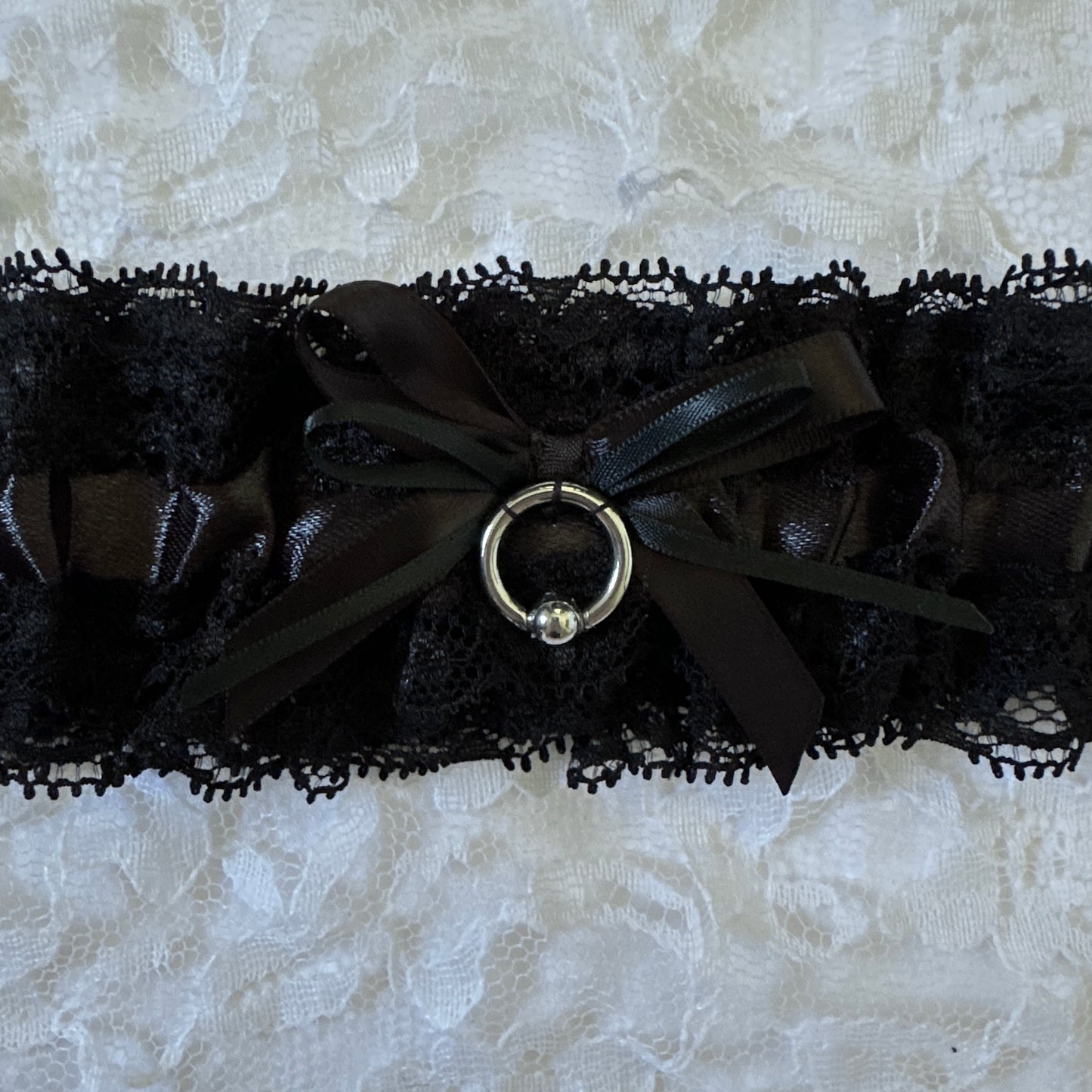 pierced garter