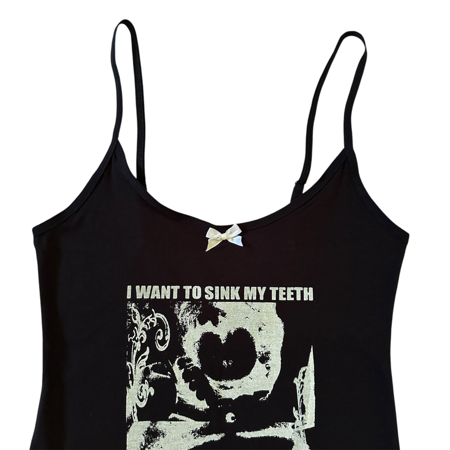 black bite tank with bow