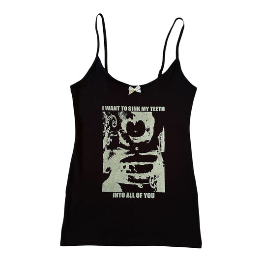 black bite tank with bow
