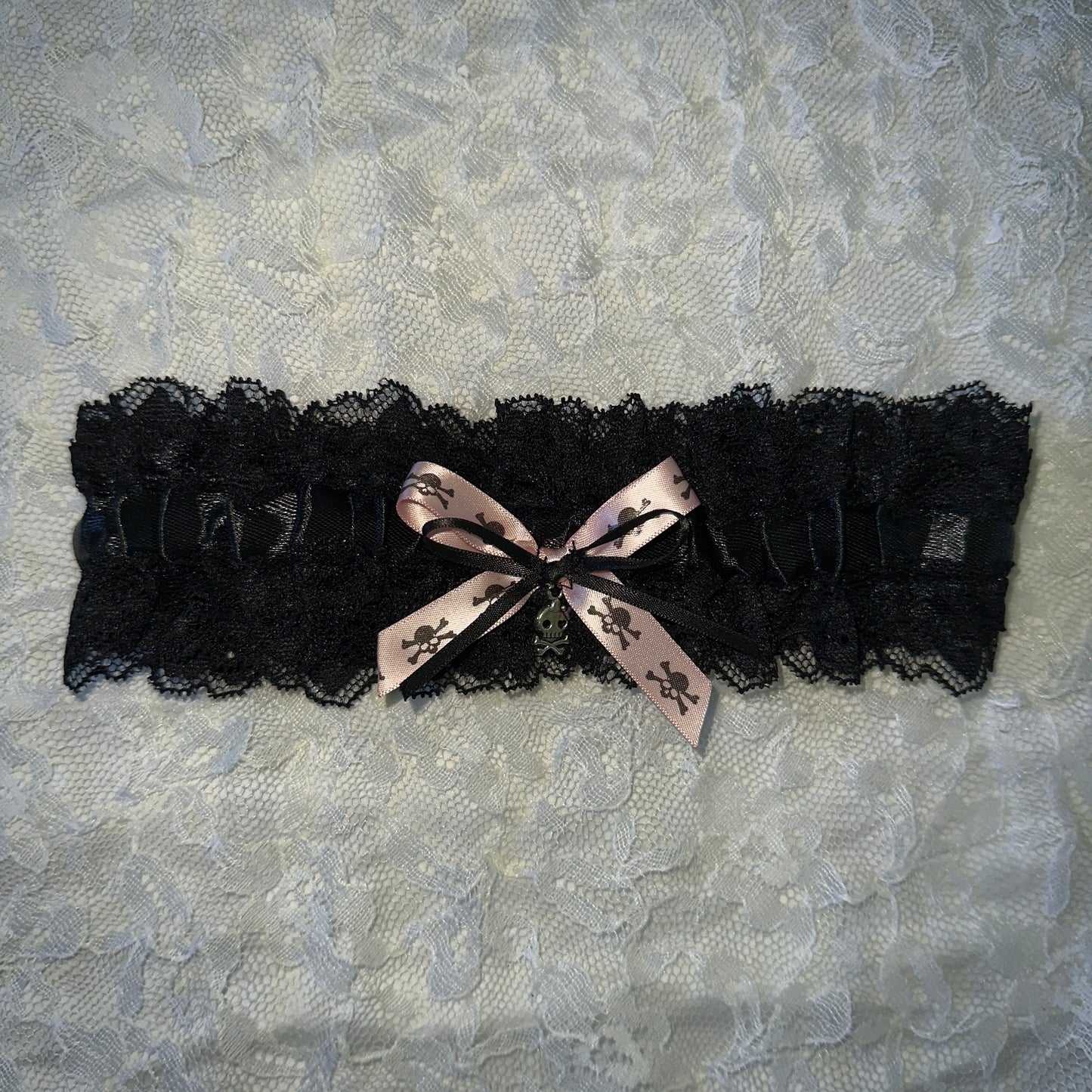 skull garter
