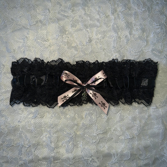 skull garter