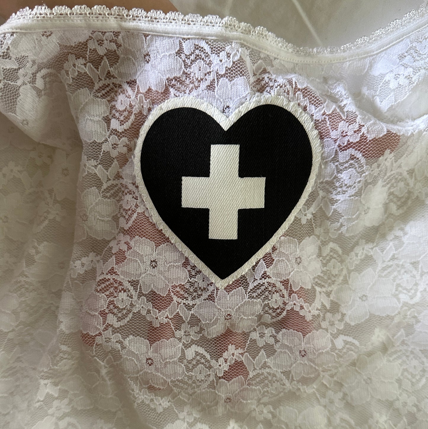 1/1 lace medic heart tank