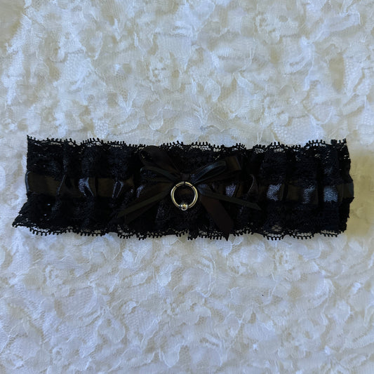 pierced garter