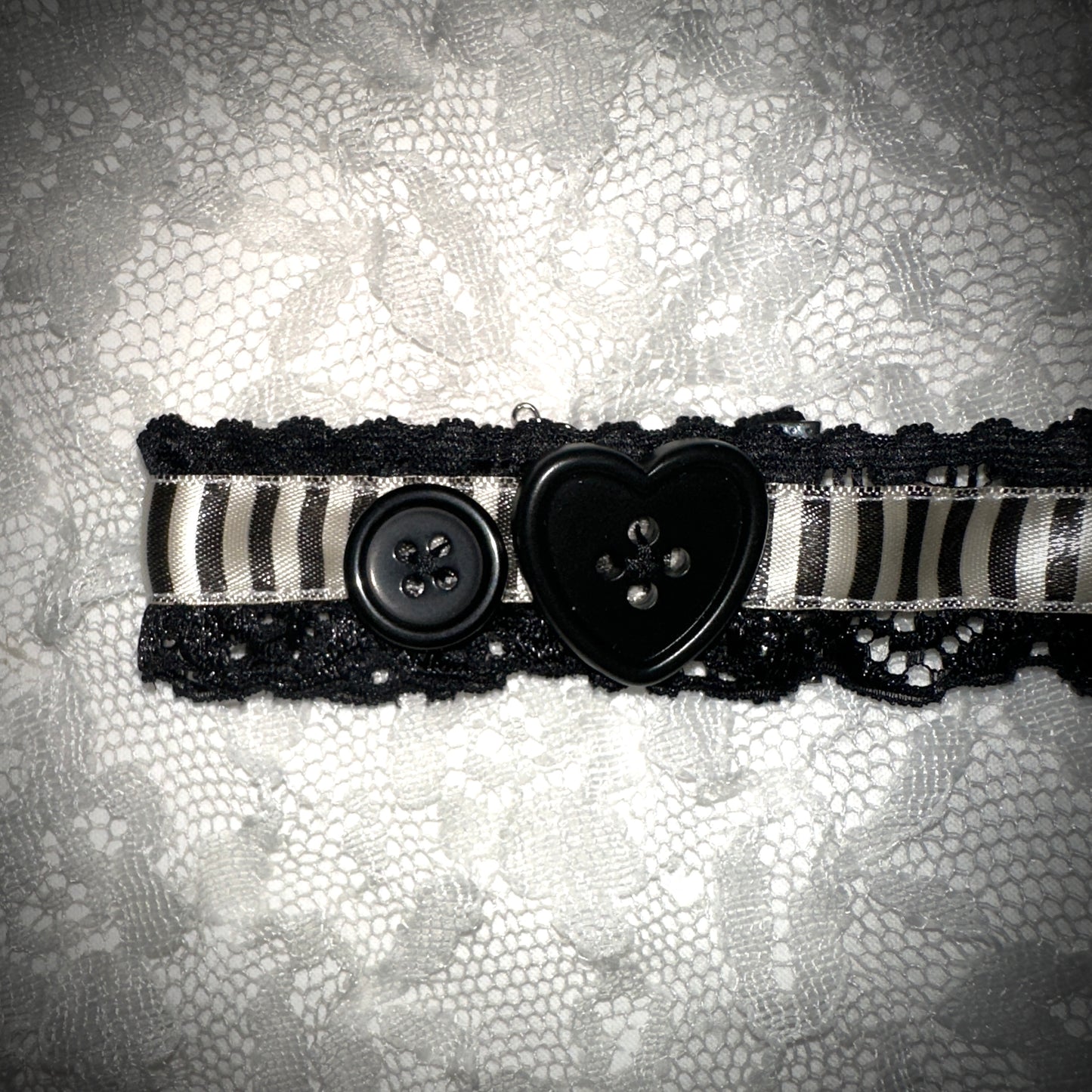 striped button choker