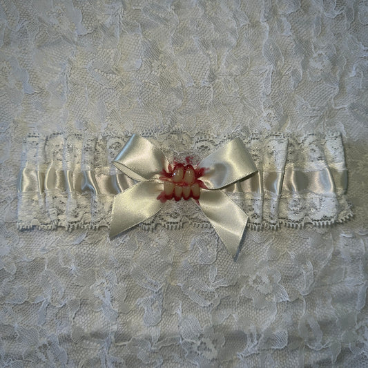bloody teeth garter
