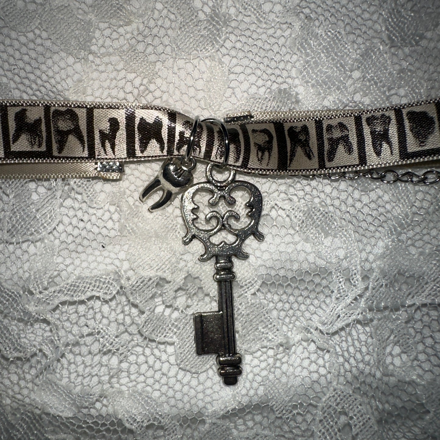 key choker