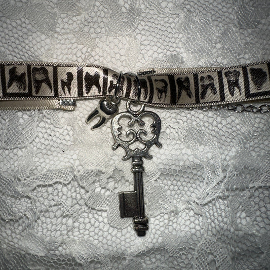 key choker