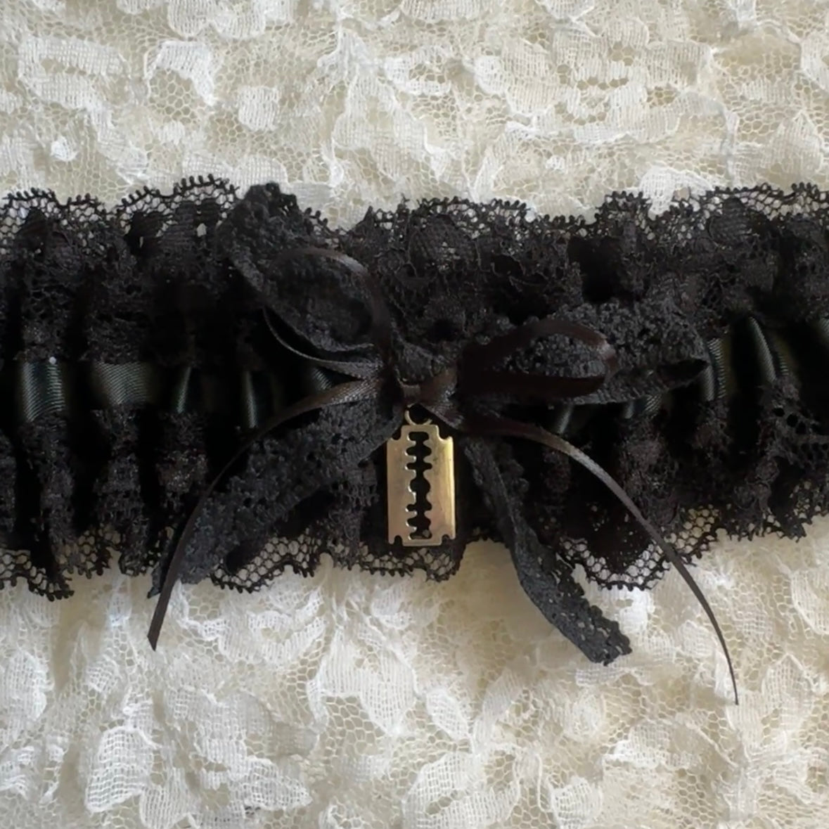 razor blade garter