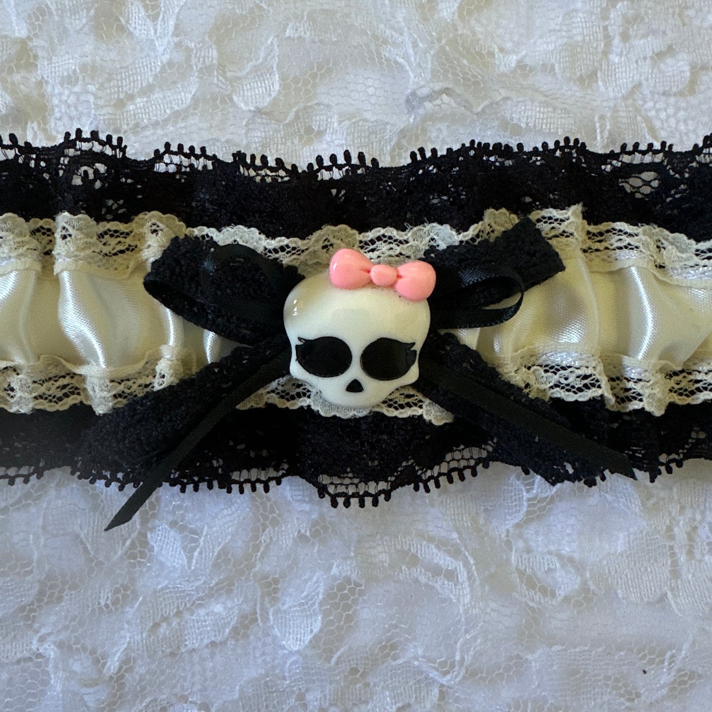 skullette garter