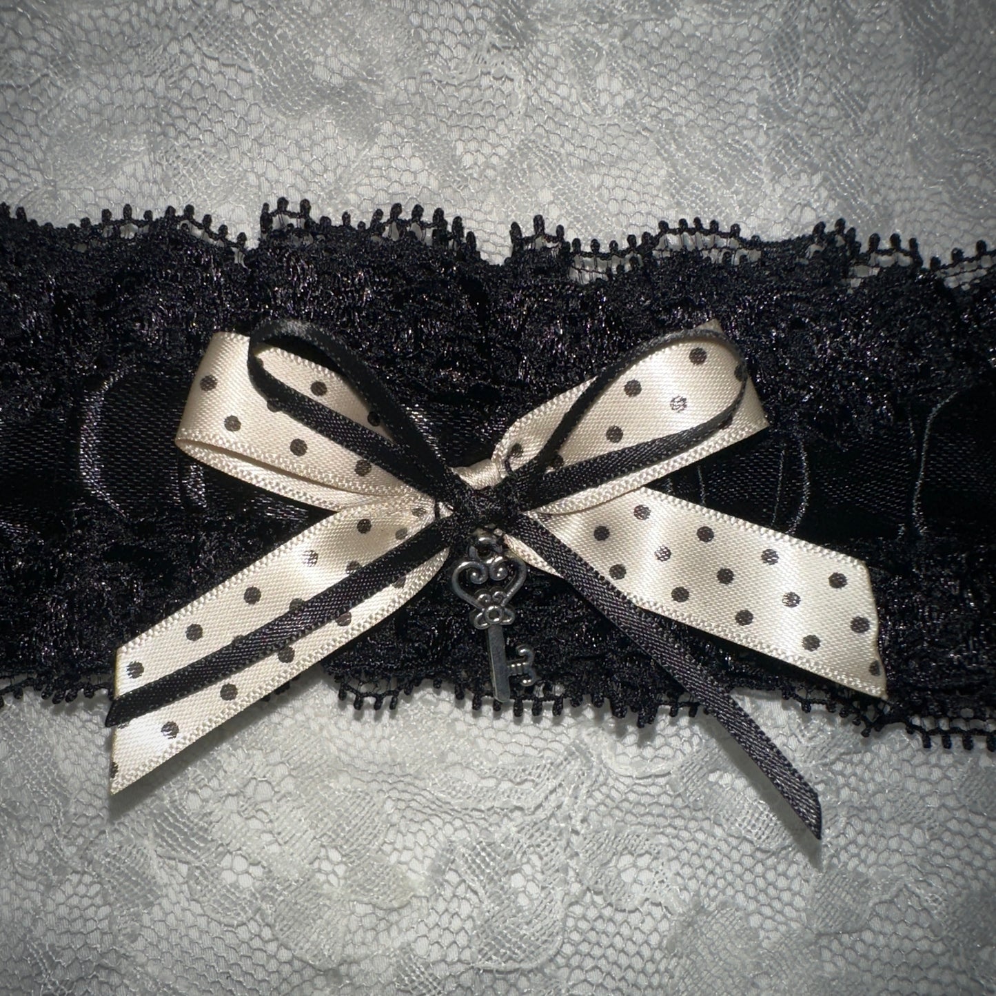polka dot key garter