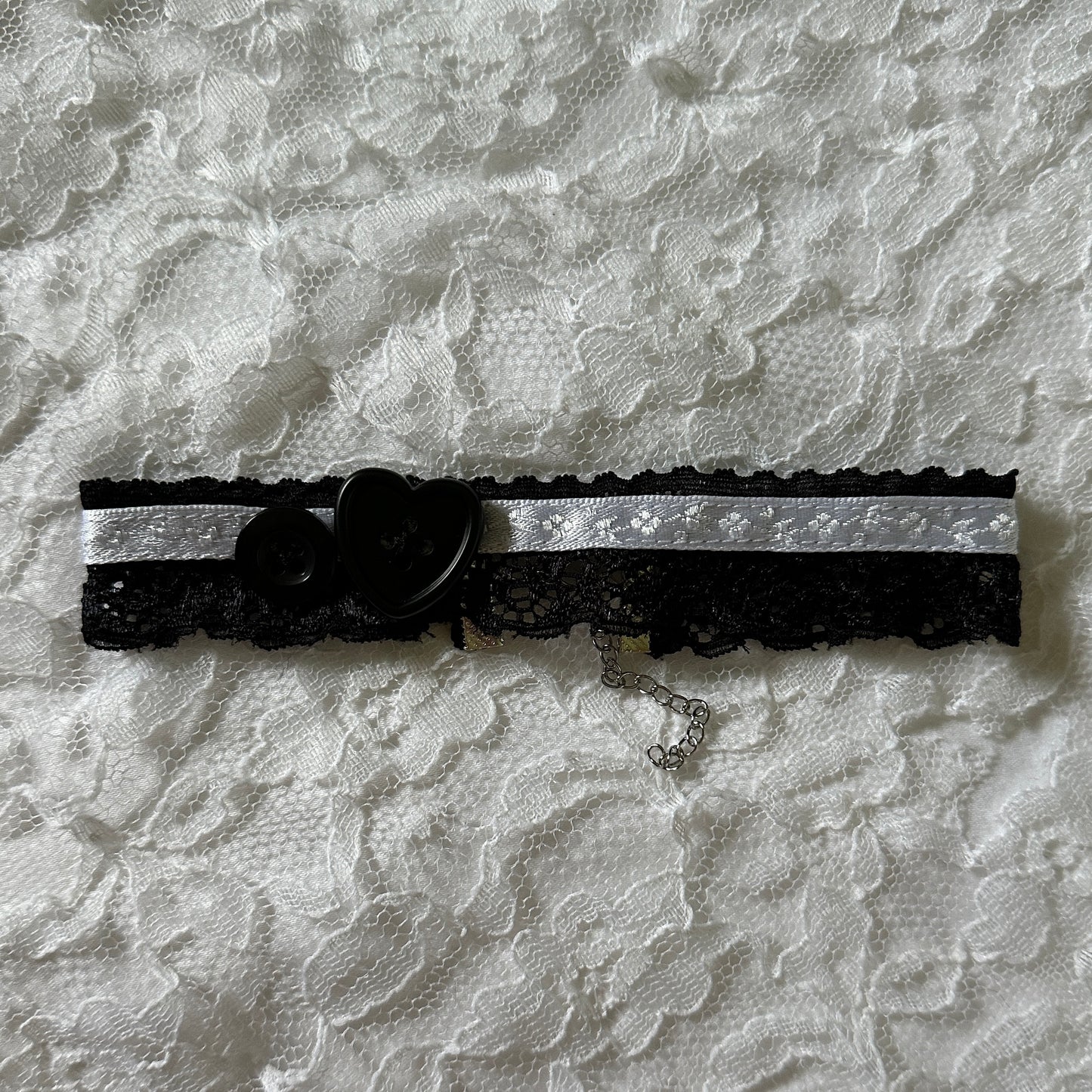 floral button choker