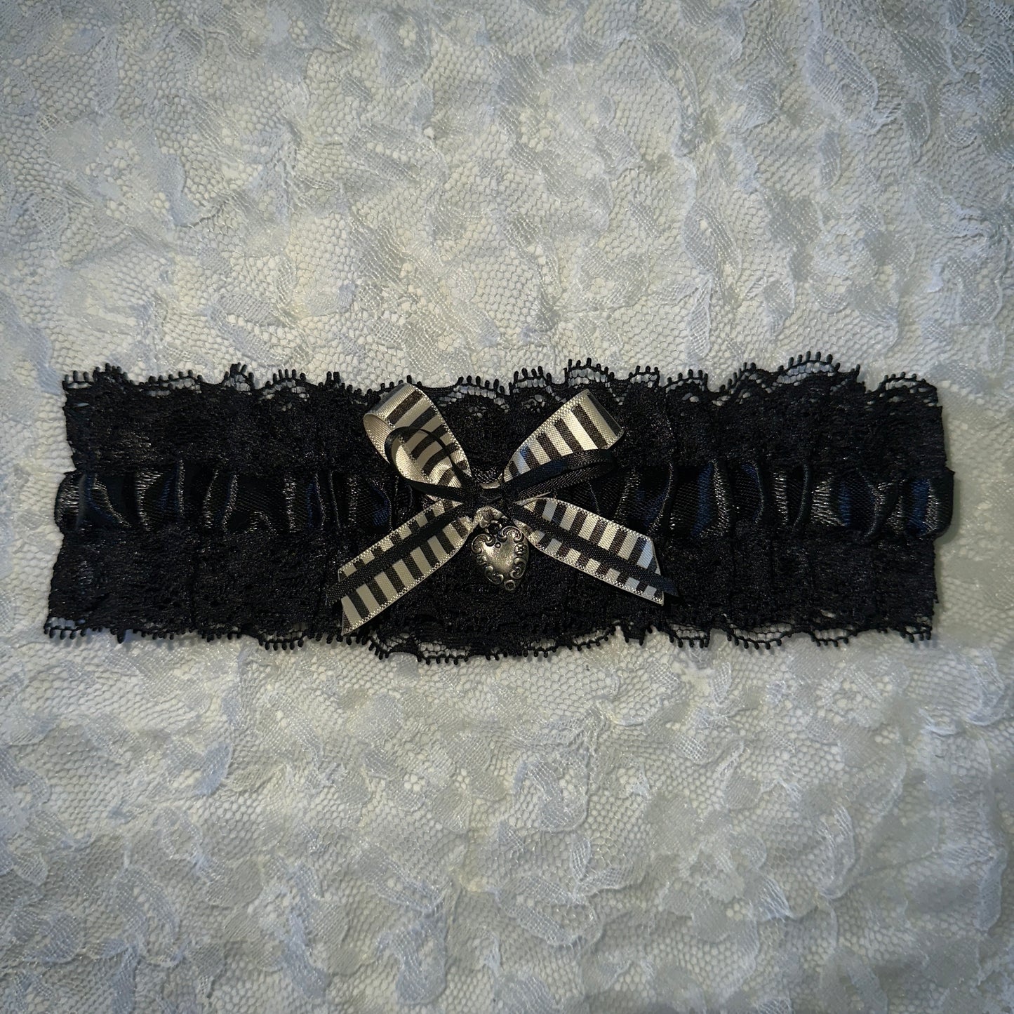 striped heart garter