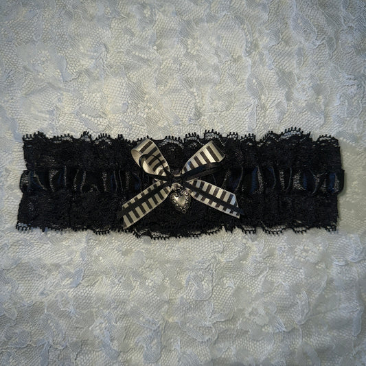 striped heart garter