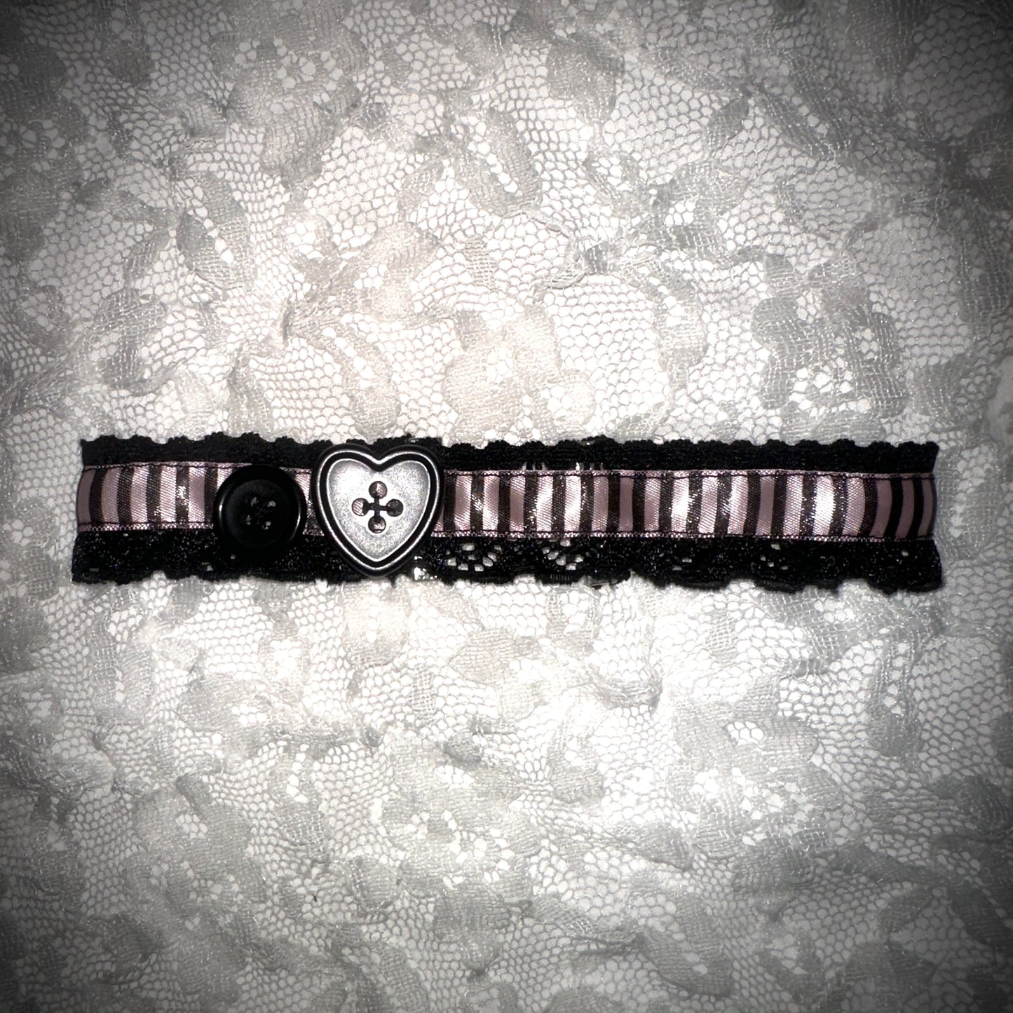 striped button choker