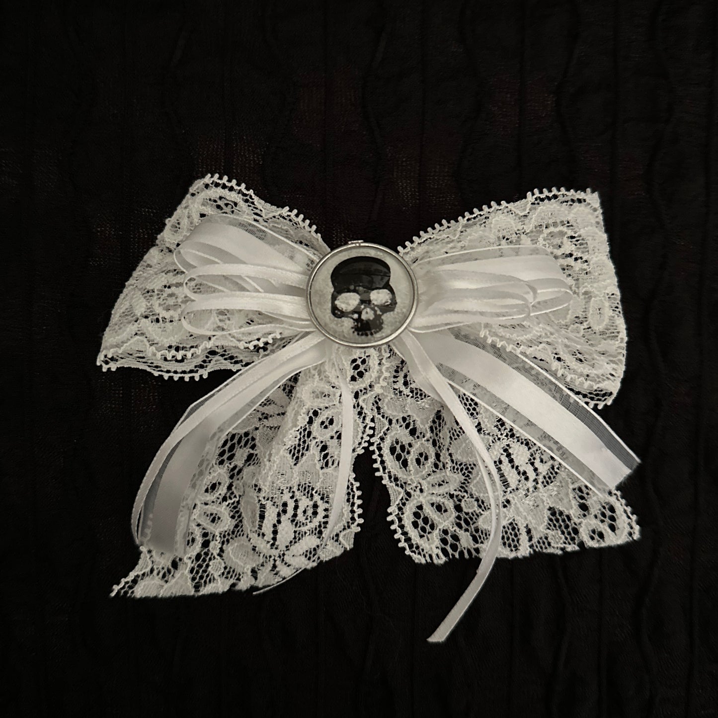 skull bow