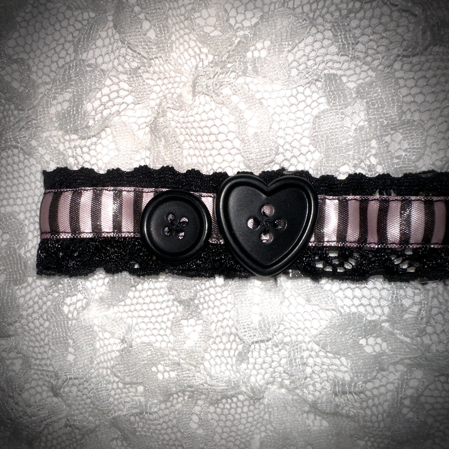 striped button choker